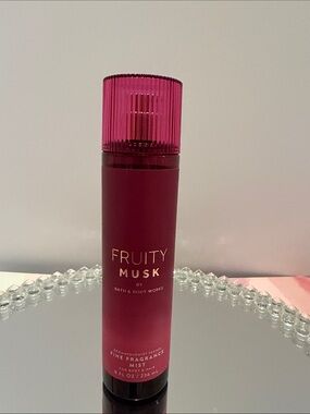 Bath & Body Works Fruity Musk 8 FL OZ / 236 mL